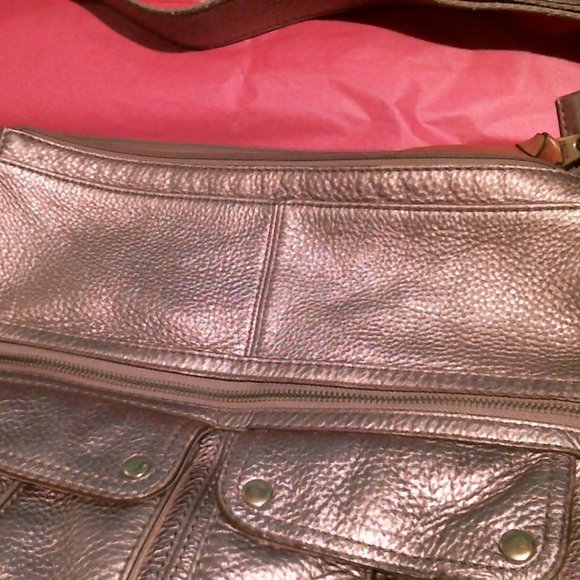 Previously owned Large Fossil Antique Gold Leather shoulder bag - Picture 2 of 12